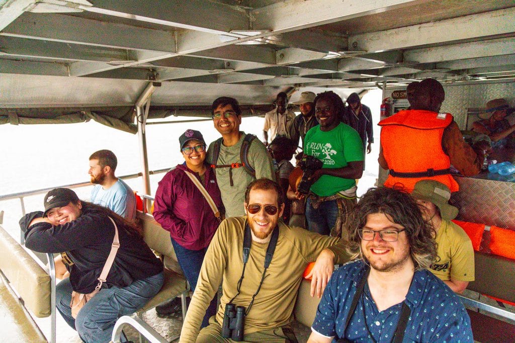 leute auf einem boot